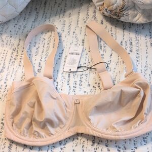 Understance Spacer Air Gemini Flexwire Unpadded Strapless Bra in Champagne